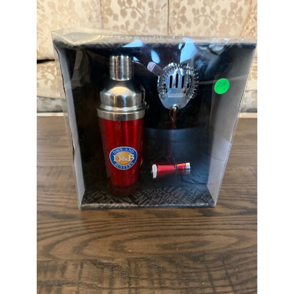 D&B Dave & Buster’s Cocktail Shaker Set – Shaker, Strainer & Jigger - Picture 2 of 10